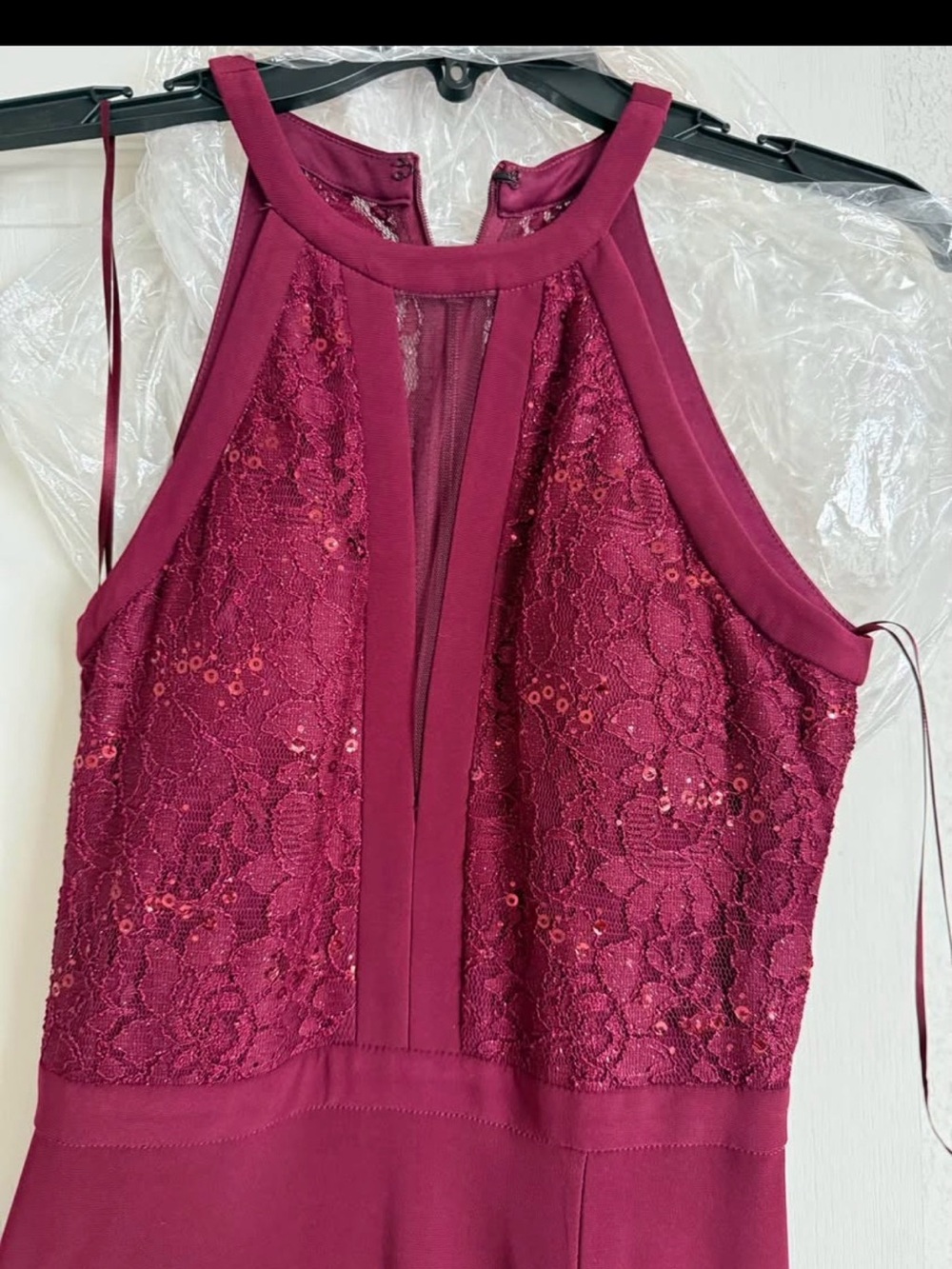 Morgan & Co. Dress in Maroon / Berry